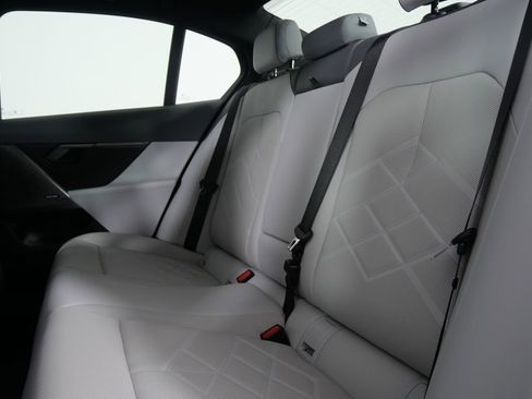 Used 2025 BMW 530i w/ Premium Package image 15