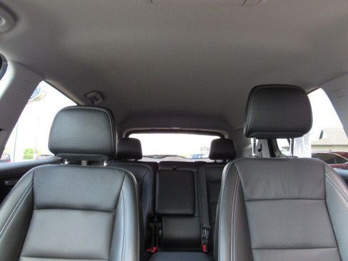 Used 2024 GMC Terrain SLT AWD/4WD image 23