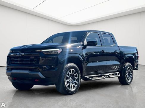 Used 2025 Chevrolet Colorado Z71 w/ Z71 Convenience Package 2 AWD/4WD image 2