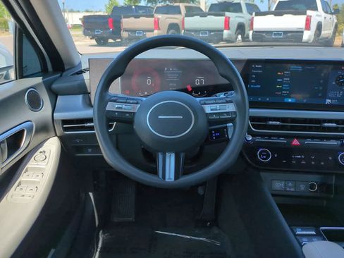 Used 2025 Hyundai Sonata SEL FWD image 15