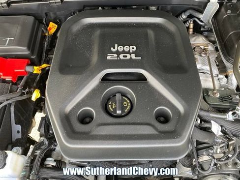 Used 2022 Jeep Wrangler Unlimited Sahara AWD/4WD image 49