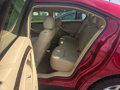 Used 2018 Ford Taurus Limited FWD image 7