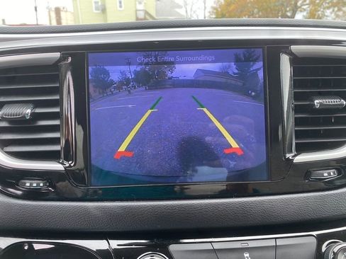 Used 2017 Chrysler Pacifica Touring Plus image 21