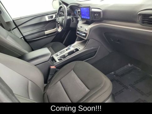 Used 2023 Ford Explorer XLT image 19