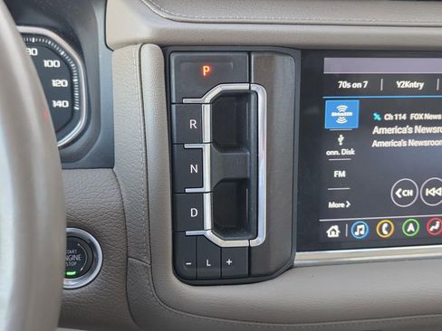 Used 2021 GMC Yukon Denali w/ Denali Premium Package image 38