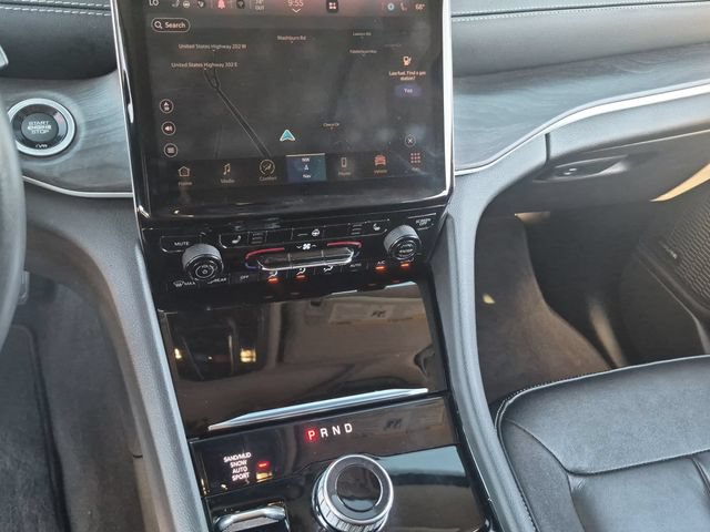 Used 2022 Jeep Grand Cherokee Limited AWD/4WD image 15