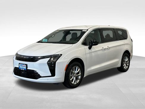 New 2027 Chrysler Pacifica Select AWD/4WD image 3