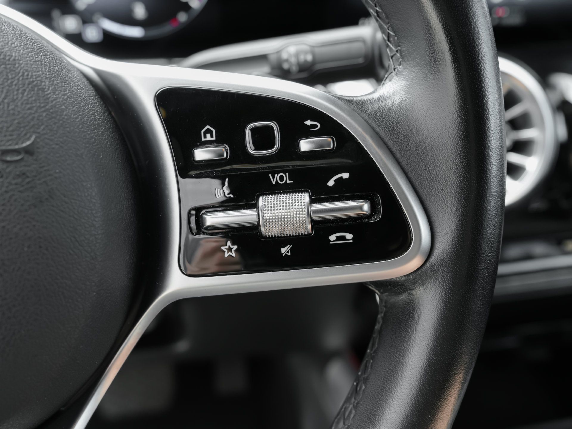 Used 2022 Mercedes-Benz GLB 250 image 18