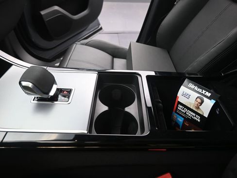 Used 2025 Land Rover Range Rover Velar S image 23