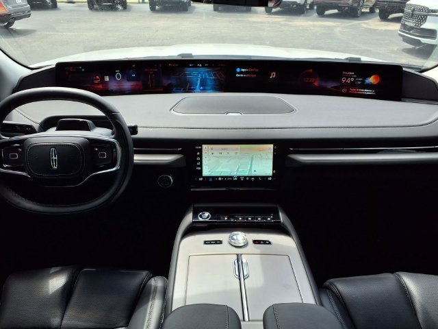 New 2026 Lincoln Navigator Premiere AWD/4WD image 9