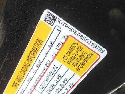 Used 2025 GMC Sierra 1500 SLT RWD image 8