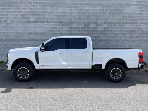 Used 2023 Ford F350 Lariat w/ Lariat Ultimate Package AWD/4WD image 11