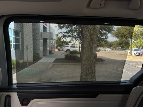 Used 2025 Honda Odyssey Touring image 13
