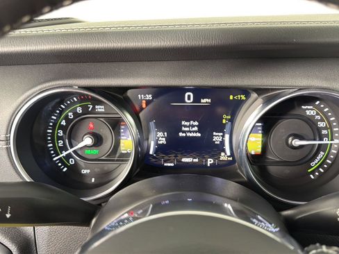 Used 2022 Jeep Wrangler Unlimited Sahara w/ Cold Weather Group AWD/4WD image 43