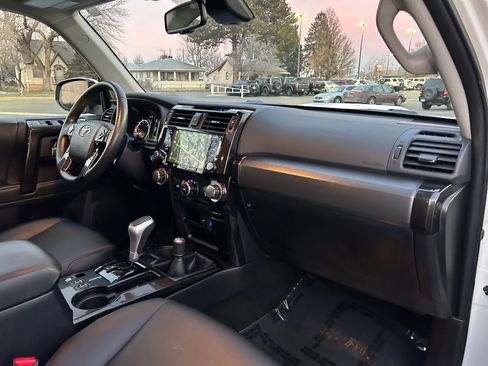 Used 2022 Toyota 4Runner TRD Off-Road Premium w/ Moonroof Package image 28