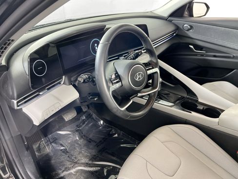 Used 2023 Hyundai Elantra Limited w/ Cargo Package image 9
