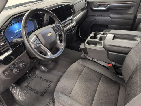 Used 2024 Chevrolet Silverado 1500 LT AWD/4WD image 10