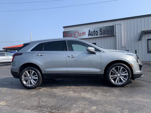 Used 2024 Cadillac XT5 Premium Luxury image 2