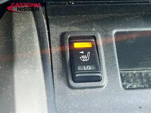 Used 2024 Nissan Titan SV w/ SV Convenience Package image 26