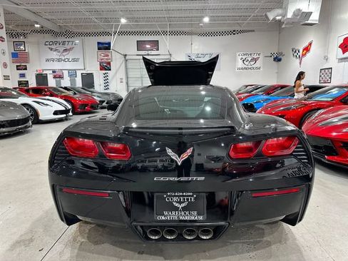 Used 2017 Chevrolet Corvette Stingray Coupe w/ 1LT RWD image 23