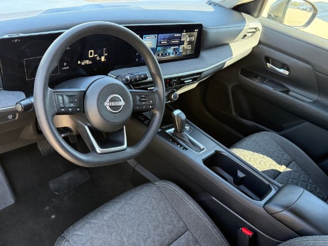 Used 2025 Nissan Kicks SV FWD image 10