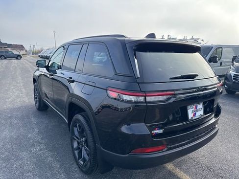 New 2025 Jeep Grand Cherokee Limited image 5