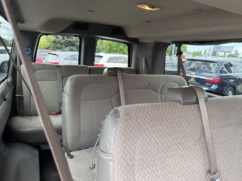 Used 2018 Chevrolet Express 3500 LT w/ LT Preferred Equipment Group RWD image 16