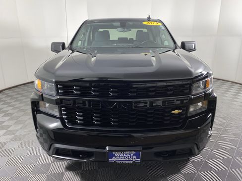 Used 2019 Chevrolet Silverado 1500 Custom w/ Custom Convenience Package image 9