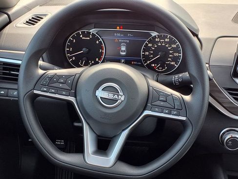 New 2026 Nissan Altima 2.5 SV FWD image 18