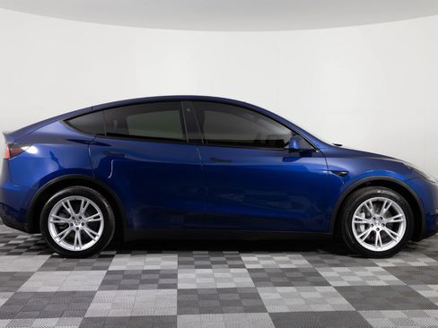 Used 2021 Tesla Model Y Long Range AWD/4WD image 9
