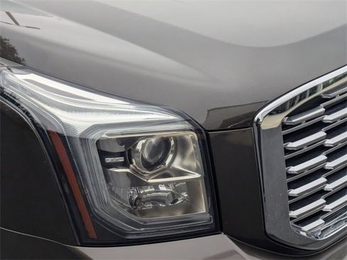Used 2019 GMC Yukon XL Denali w/ Denali Ultimate Package image 9