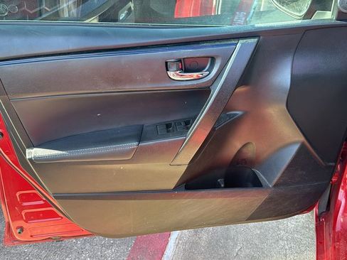 Used 2019 Toyota Corolla SE image 5