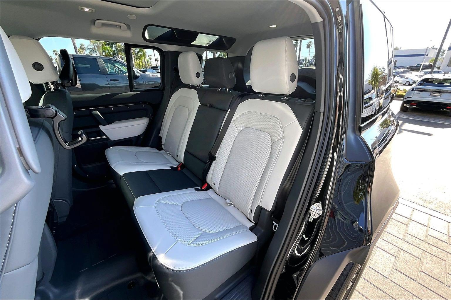 New 2026 Land Rover Defender 110 S AWD/4WD image 10