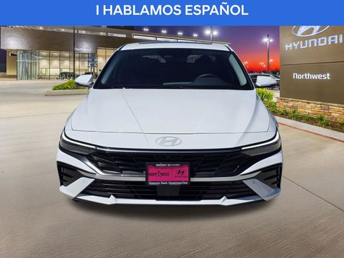 Used 2024 Hyundai Elantra Limited image 5