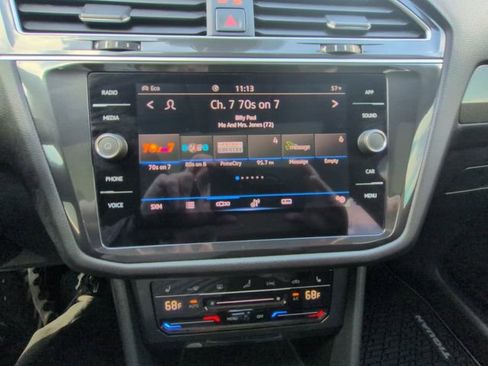 Used 2024 Volkswagen Tiguan SE w/ Panoramic Sunroof Package image 27