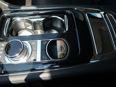 Used 2017 Jaguar XJ R-Sport image 26