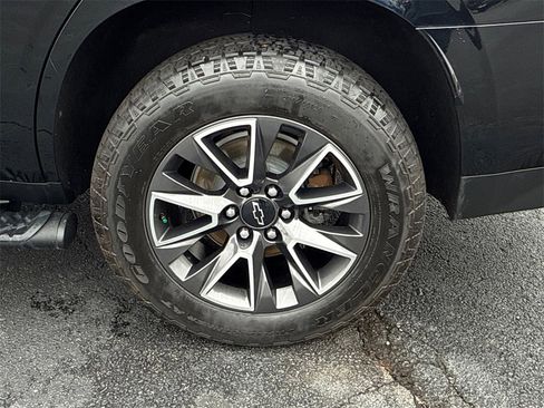 Used 2021 Chevrolet Tahoe Z71 w/ Rear Media and Nav Package image 21