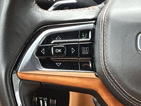 Used 2025 Jeep Grand Cherokee L Summit AWD/4WD image 23