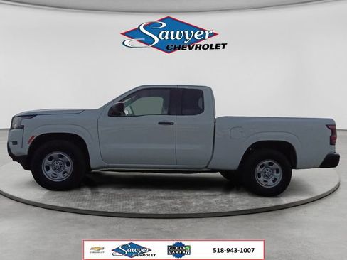 Used 2022 Nissan Frontier S RWD image 2