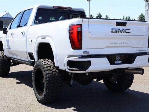 Used 2024 GMC Sierra 3500 Denali Ultimate AWD/4WD image 3