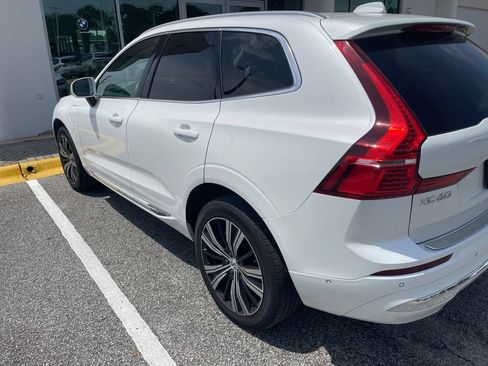 Used 2023 Volvo XC60 T8 Ultimate w/ Climate Package AWD/4WD image 2