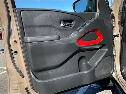 Used 2023 Nissan Frontier Pro-X w/ Pro Convenience Package RWD image 22