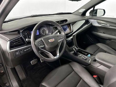 Used 2024 Cadillac XT6 Sport w/ Technology Package AWD/4WD image 3