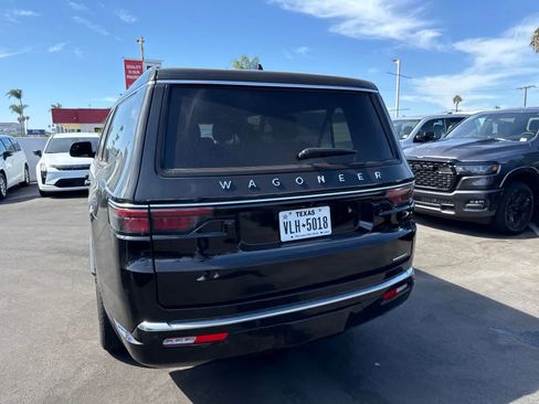 Used 2024 Jeep Wagoneer L Series II w/ Flexible Seating Group RWD image 20