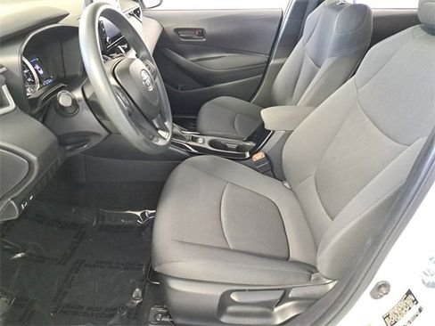 Used 2022 Toyota Corolla LE image 19