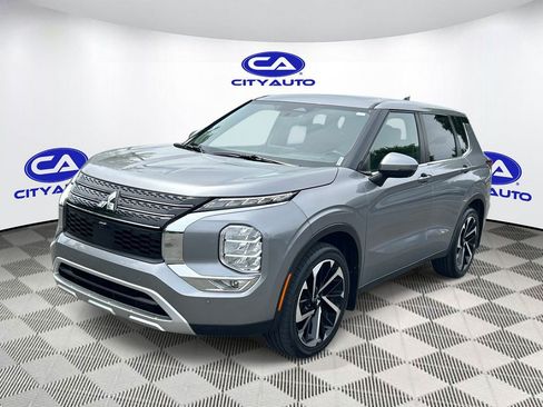 Used 2022 Mitsubishi Outlander SE FWD image 1