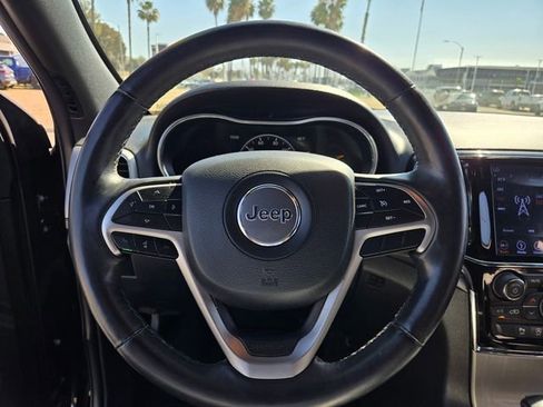 Used 2019 Jeep Grand Cherokee Altitude image 22
