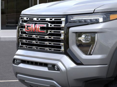 New 2026 GMC Canyon Denali image 13