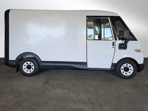 Used 2025 Chevrolet Brightdrop 400 image 2