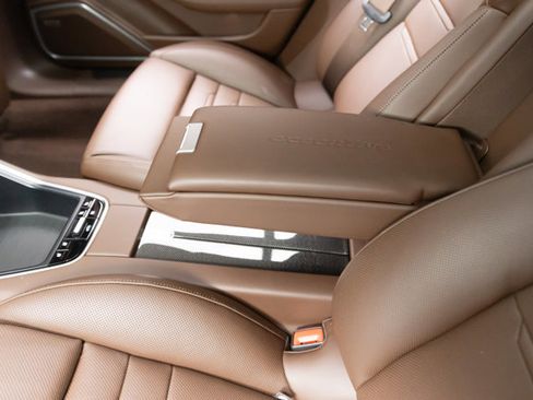 Used 2023 Porsche Panamera 4S Executive image 25